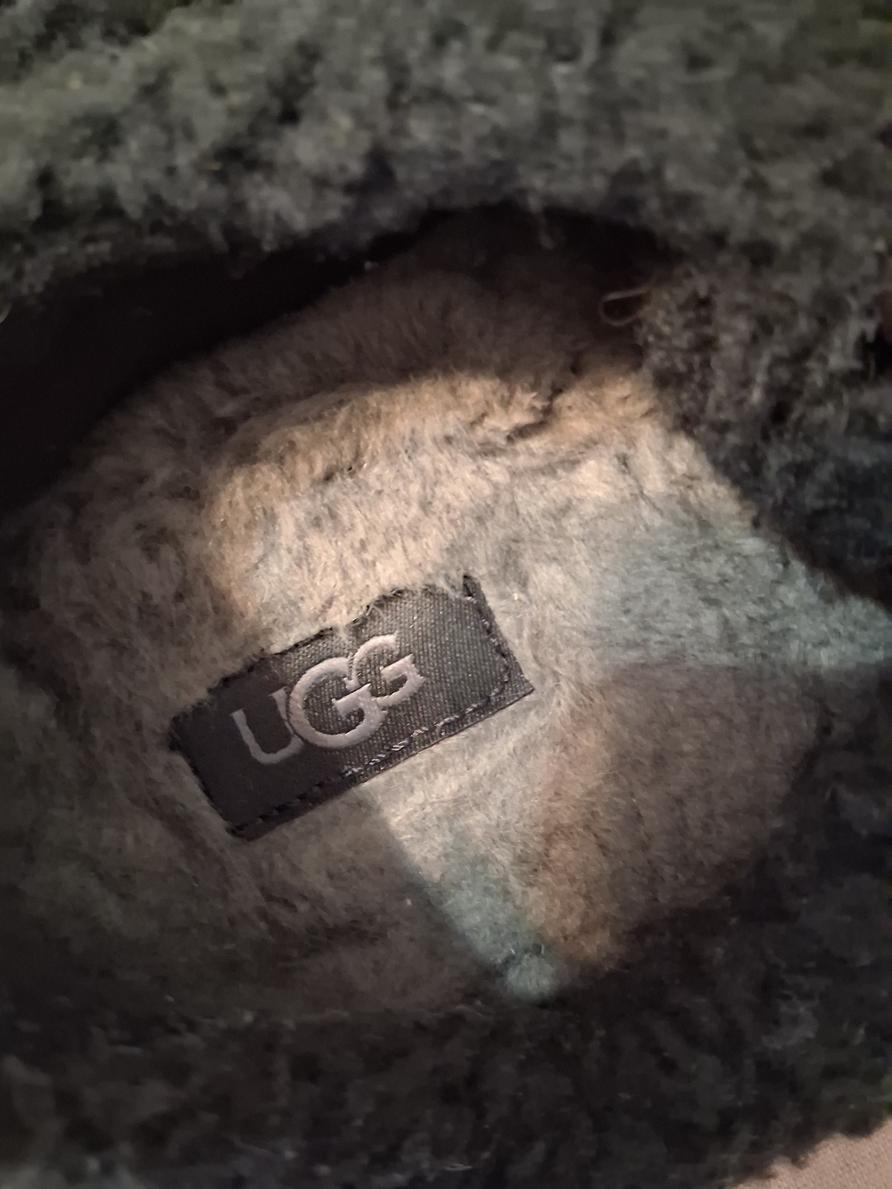 UGG Plush Sherpa Slippers Size 9 Black Cozy Slip On House Shoes Comfort Lounge - Picture 5 of 9